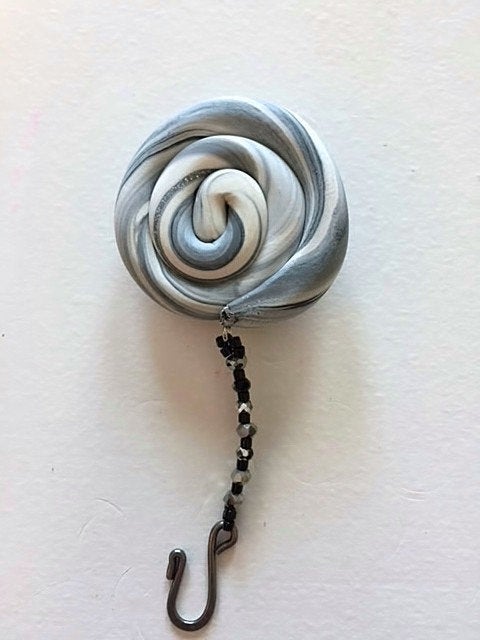 Portuguese Knitting Pin- Magnetic - Made for Portuguese Knitting - Swirl Gray & White